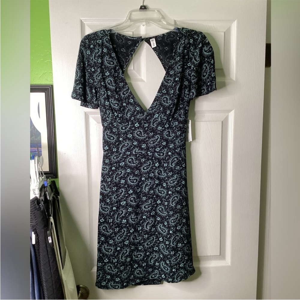 Black Floral Paisley V-Neck Open back Dress, size XL